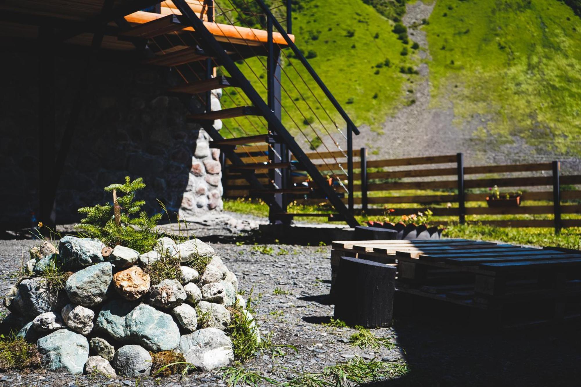 Traveler'S Cottages In Kazbegi Eksteriør billede