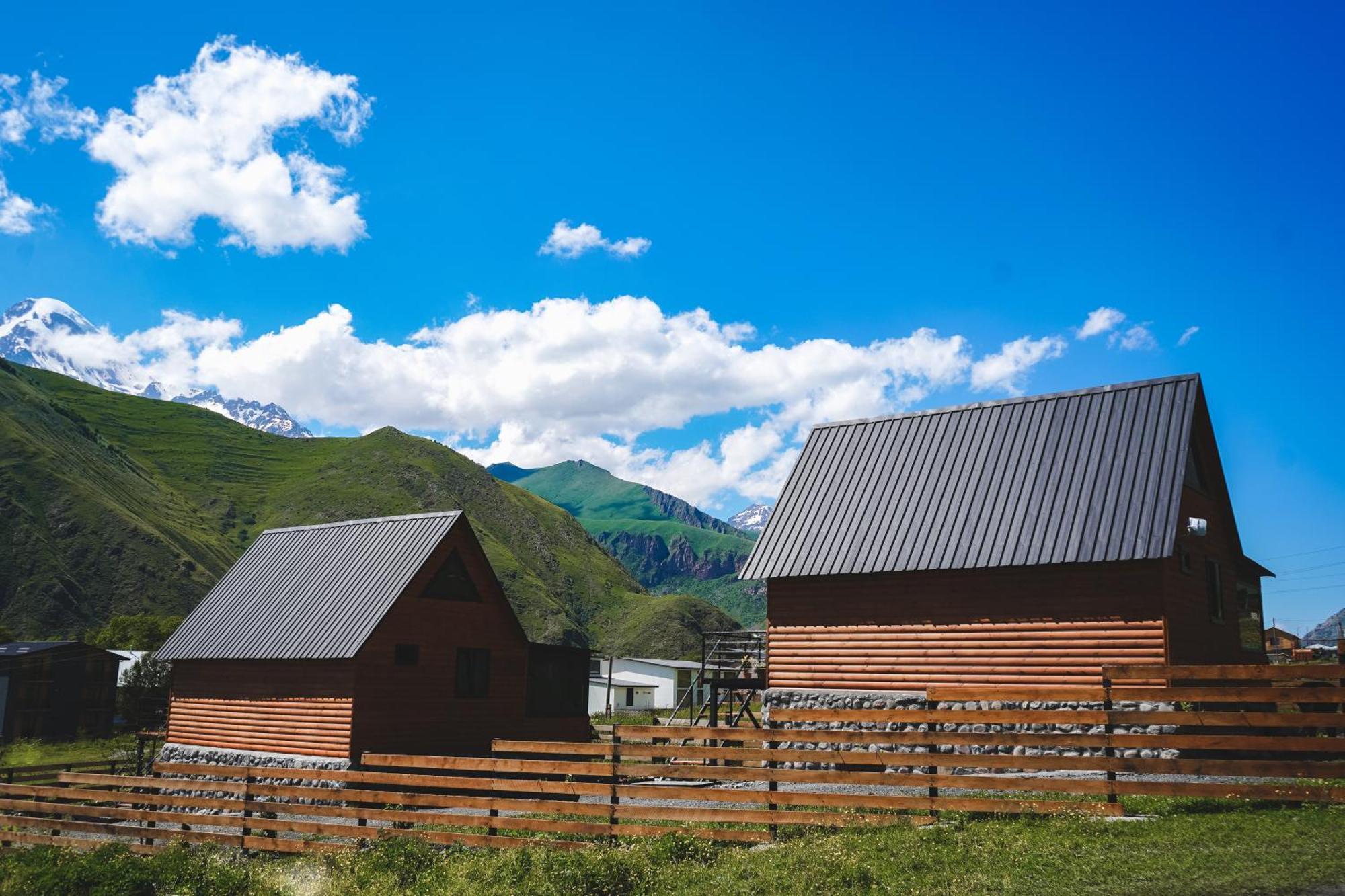 Traveler'S Cottages In Kazbegi Eksteriør billede