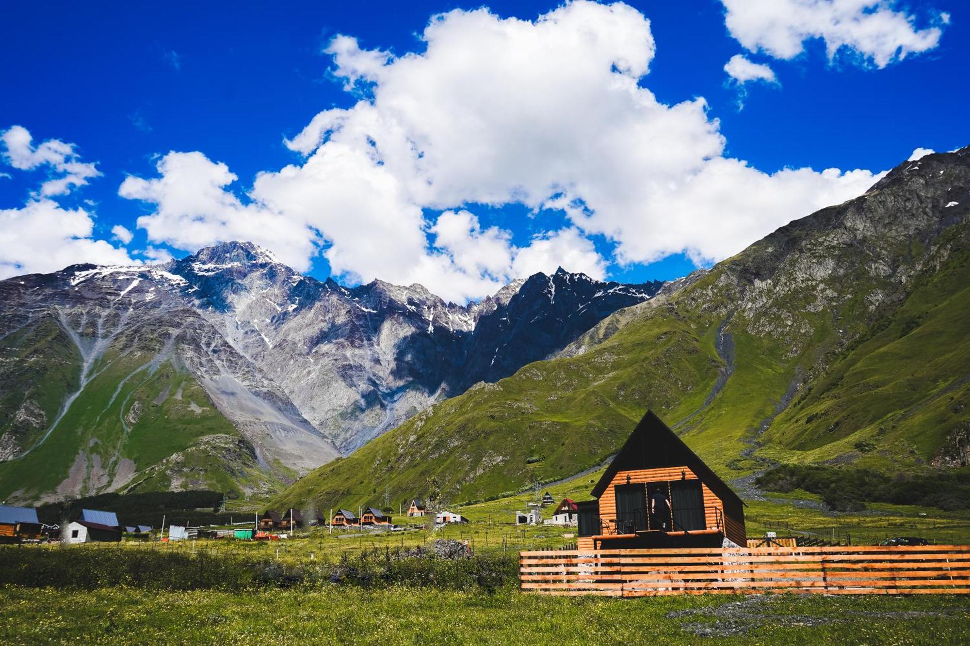 Traveler'S Cottages In Kazbegi Eksteriør billede
