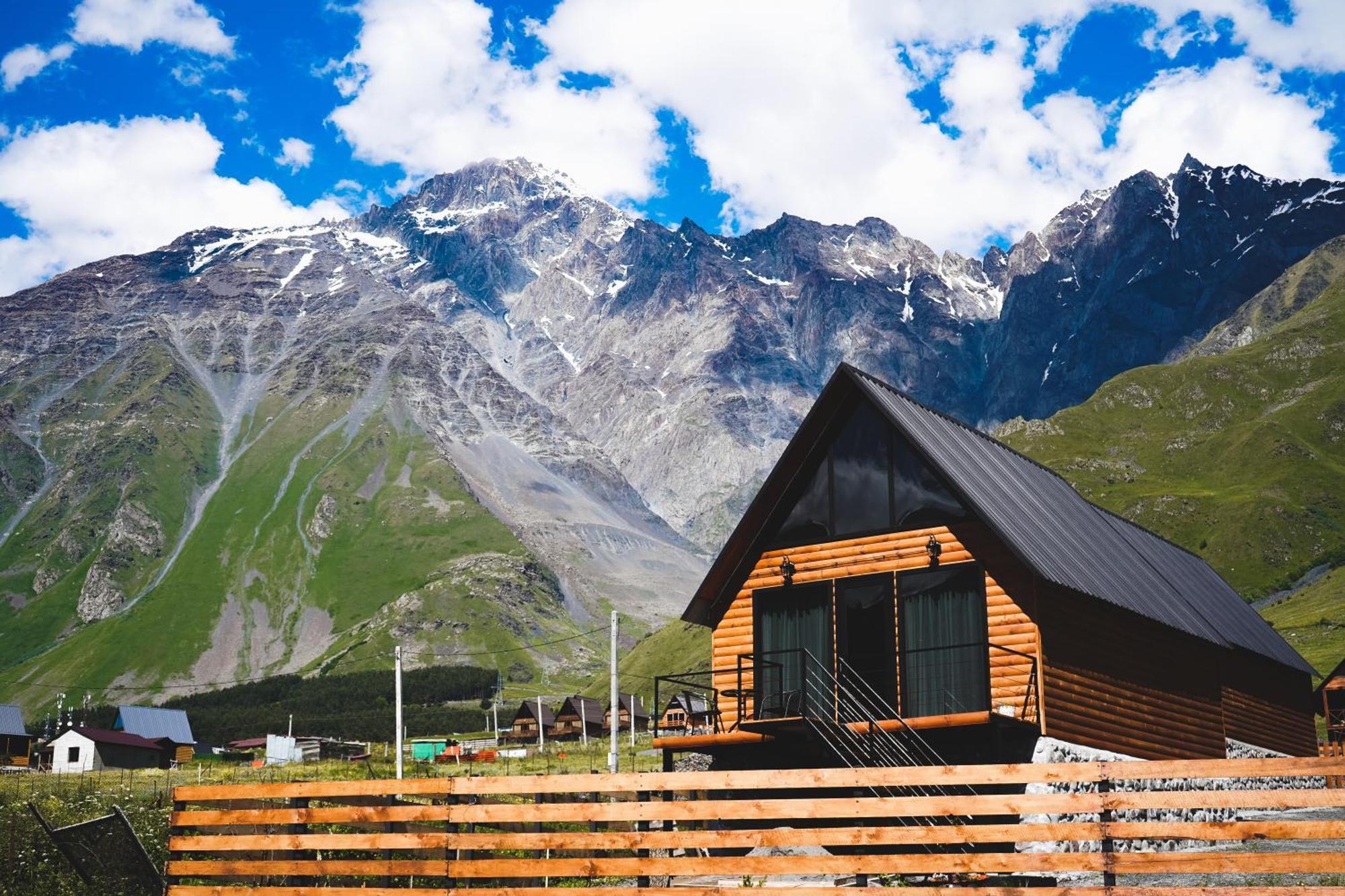 Traveler'S Cottages In Kazbegi Eksteriør billede