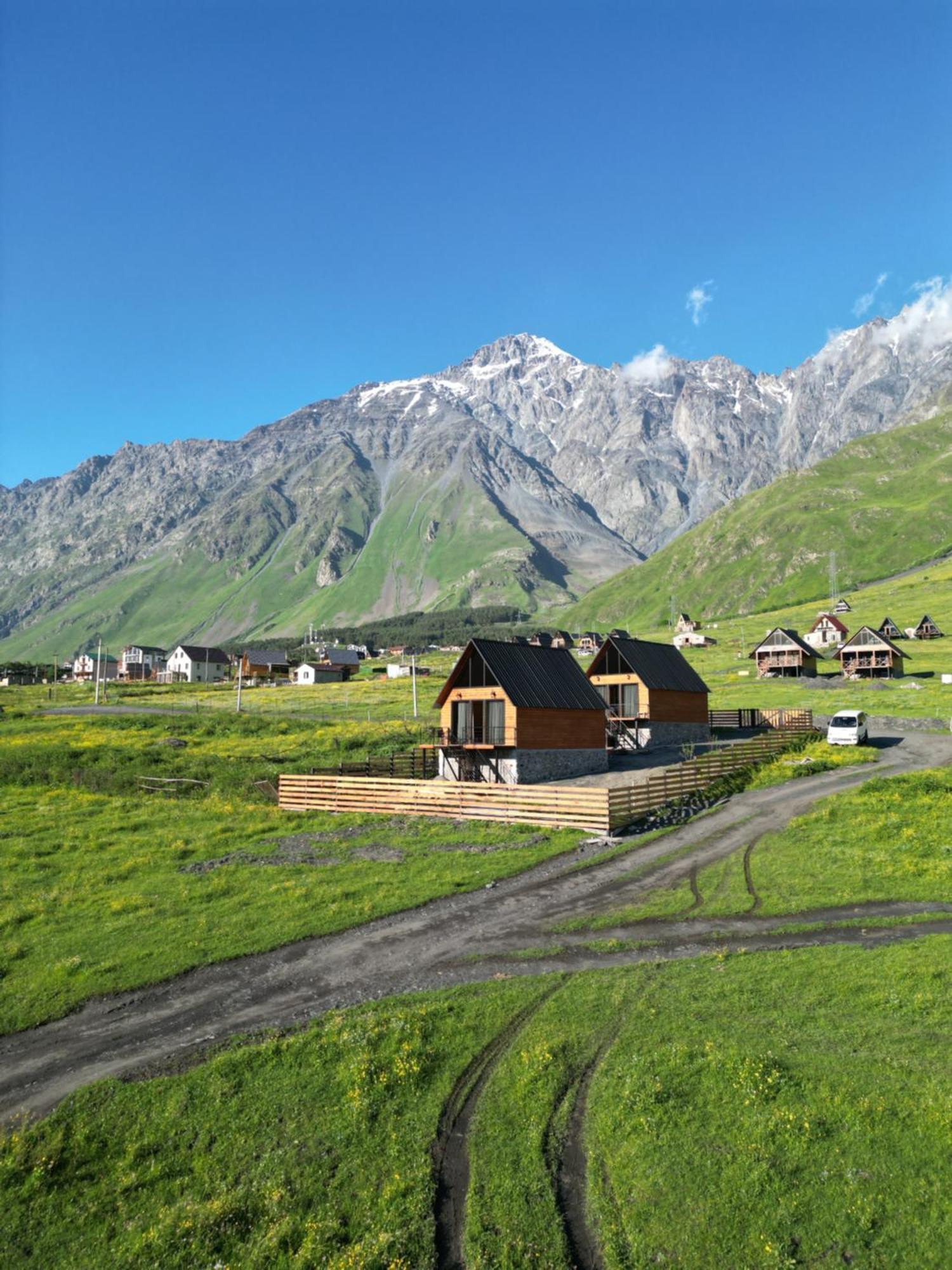Traveler'S Cottages In Kazbegi Eksteriør billede