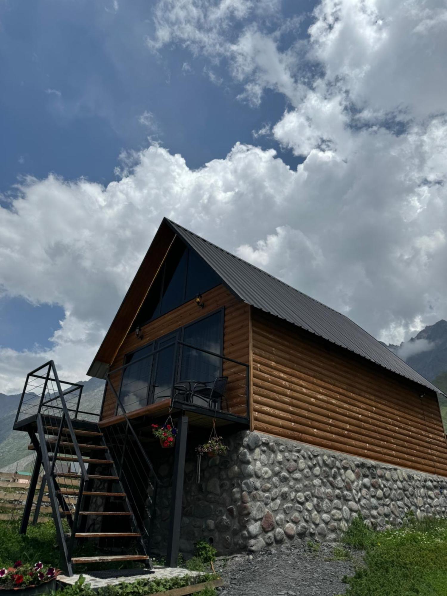 Traveler'S Cottages In Kazbegi Eksteriør billede