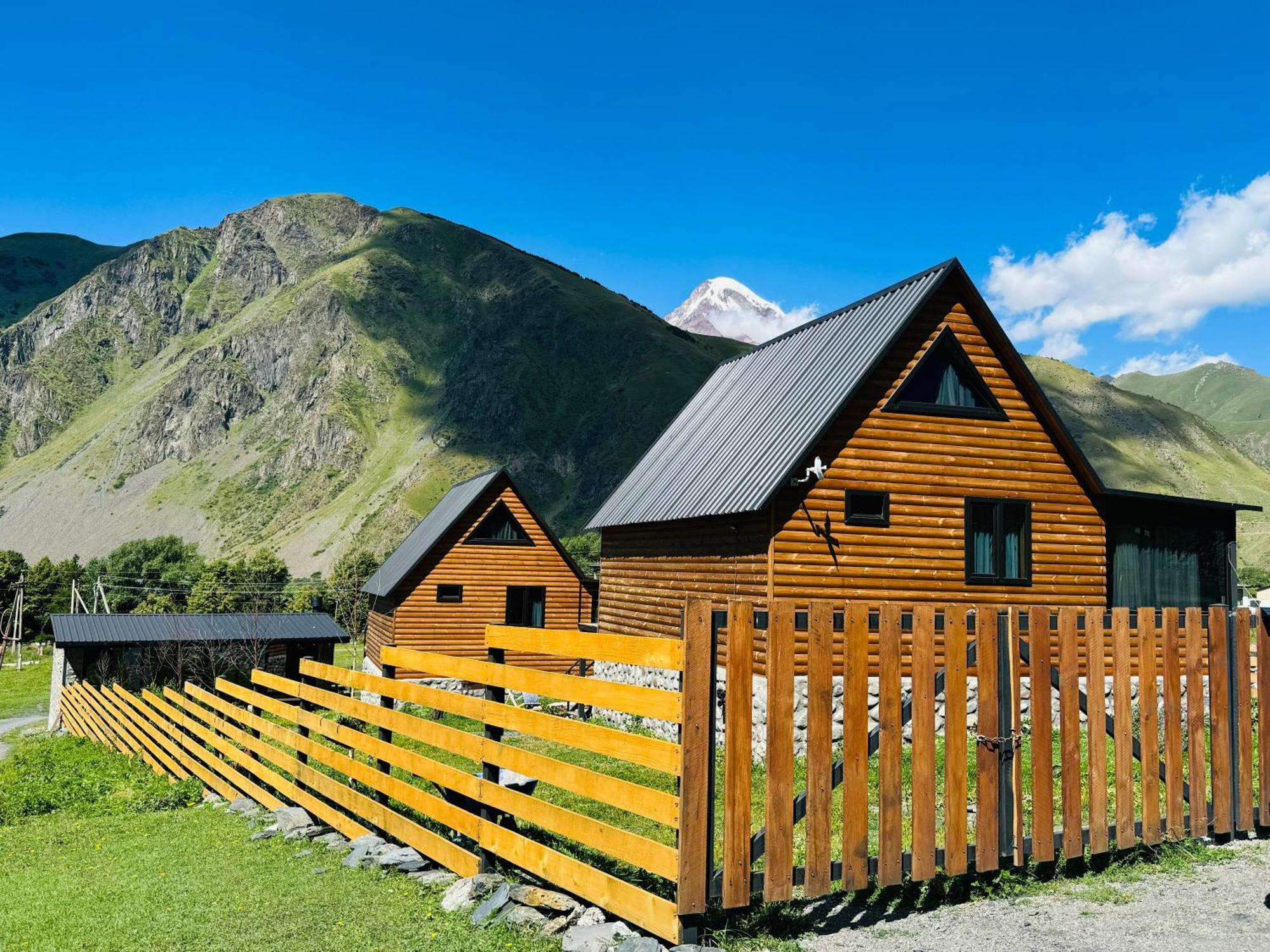 Traveler'S Cottages In Kazbegi Eksteriør billede